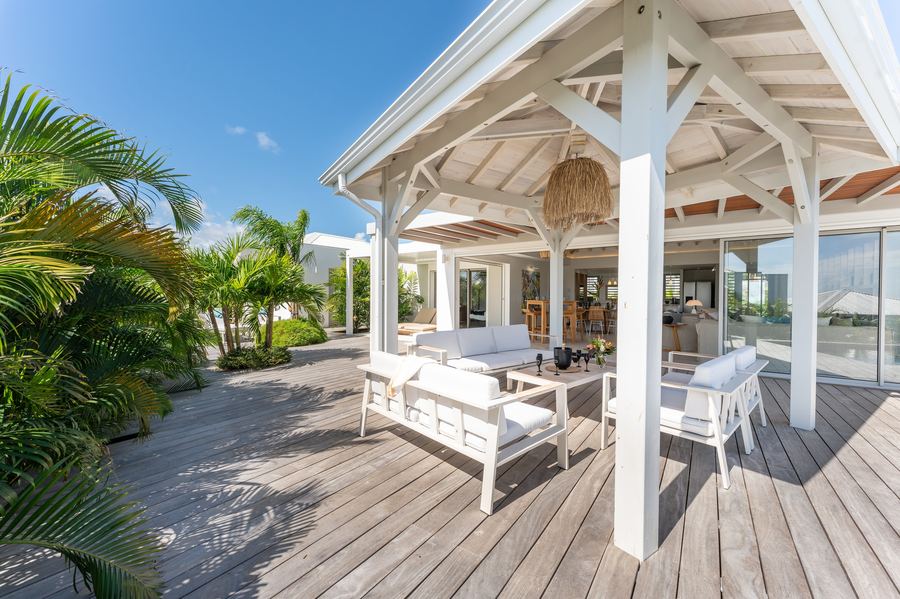 Le carbet créole et son salon extérieur — Villa Chablis, Saint-François, Guadeloupe
